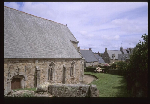 Ploulec'h. - Le Yaudet : église, façade sud.