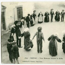 Carnac - Noce Bretonne dansant la Ridée