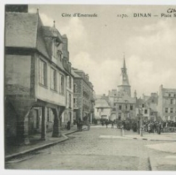 DINAN - Place Saint-Sauveur - Tour de l' Horloge