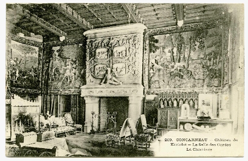 CONCARNEAU - Château de Kériolet - La Salle des Gardes La Cheminée