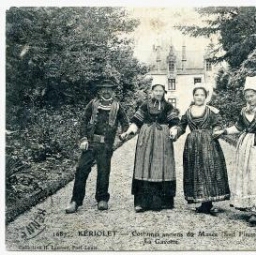 KERIOLET - Costumes anciens du Musée (Sud Finistère) La Gavotte