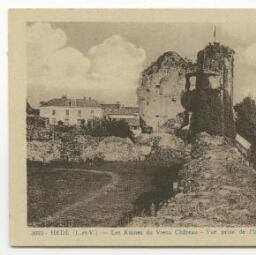 HEDE (I.-et-V.) - Les Ruines du Vieux Château - Vue prise de l'intérieur.