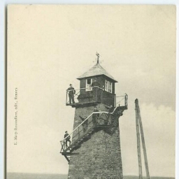 Camp de Coëtquidan (Morbihan) - L'observatoire du tir au canon.