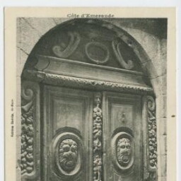 Bis SAINT-MALO (Bretagne) - Vieux portail rue de la Harpe.