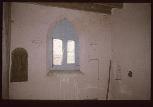 Troguéry. - Manoir de Kerandraou : logis-porche, intérieur, chapelle.