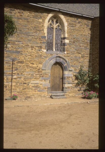 La Chapelle-Glain. - Château de La Motte Glain : manoir, château, chapelle, porte, fenêtre.