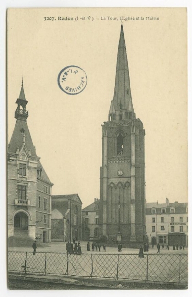 Redon (I.-et-V.) - La Tour, l'Eglise et la Mairie.