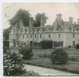 SAINT-BRICE-EN-COGLES (I.-et-V.) Château au Rocher-Portail - Vue du Parc