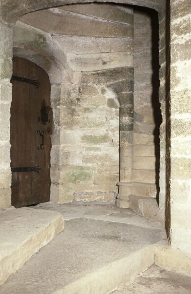 Le Quiou. - Manoir du Hac : château, intérieur, tourelle d'escalier.