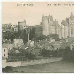 LA BRETAGNE - VITRE - Vue du Château. Prise route de Rennes.