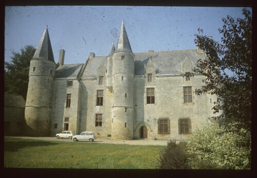 Le Quiou. - Manoir du Hac : château, façade.