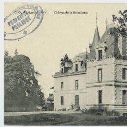 Acigné (I.-et-V.). Château de la Boisellerie.