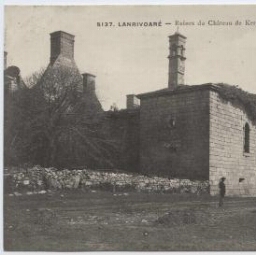 LANRIVOARE - Ruines du Château Kergroadez - Façade principale