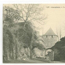 FOUGERES Le Château - Ruines Intérieures G. F.