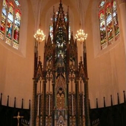 Retable de l'autel principal de l'église Notre-Dame