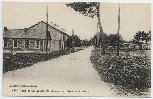 Camp de Coëtquidan (Morbihan) - L'Avenue du Mess.