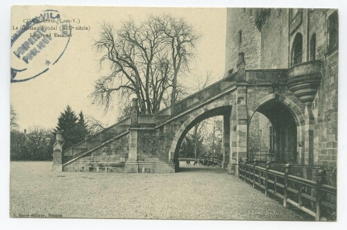COMBOURG (I.-et-V.) - Le Château Féodal (XIIIe siècle) - Le grand Escalier.