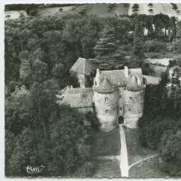 A - Entrée du château Montauban-de-Bretagne (I.-&-V.)