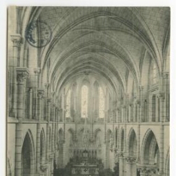 Aubigné (I.-et-V.). Intérieur de l'église.
