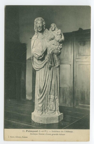 Paimpont (I.-et-V.). - Intérieur de l'Abbaye. Antique Statue d'une grande valeur.