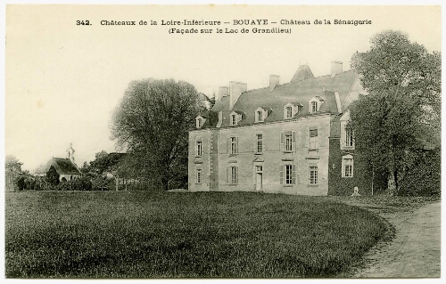 BOUAYE - Château de la Sénaigerie (Façade sur le Lac de Grandlieu)