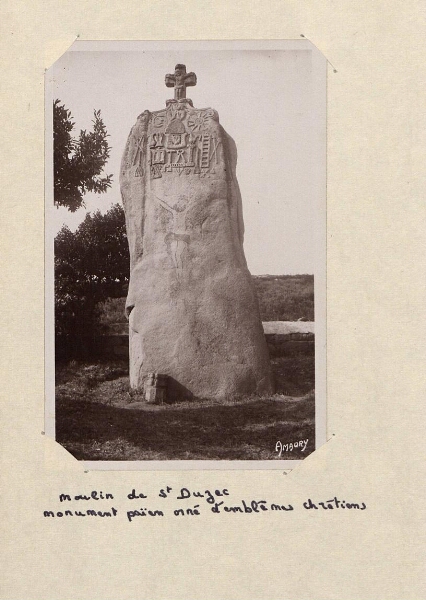 Menhir christianisé de Saint-Uzec, Placen-ar-Peulven (Pleumeur-Bodou)