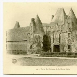 Porte du Château de la Motte Glain