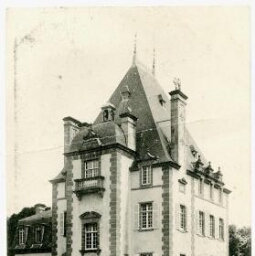 Clohars-Fouesnant. - Le Château de Bodinio.