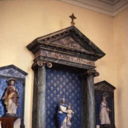 Retable dédié à la Vierge de l'église Sainte-Anne