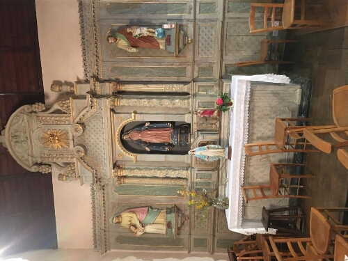 Retable dédié à la Vierge de l'églis Saint-Didier