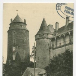 CHATEAUGIRON (I.-et-V.).- Les deux Tours. - Le Château