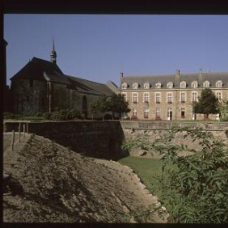 Châteaugiron. - Bourg : château, donjon, chapelle.