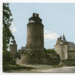 Le Château de Châteaugiron , La Grosse Tour au premier plan.