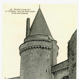 BLAIN (Loire-Inf.) - Le Château, Tour du Pont-Levis prise des Douves