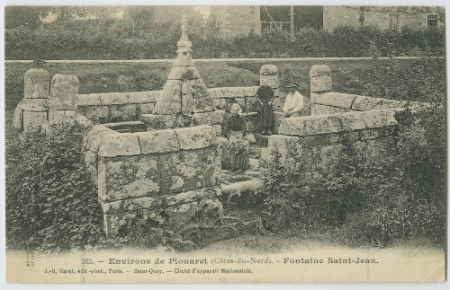 Environs de Plouaret (Côtes-du-Nord). - Fontaine Saint-Jean.