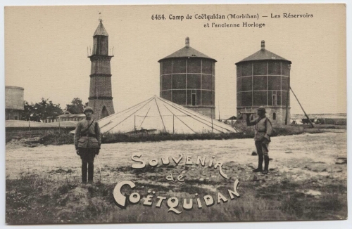 Camp de Coëtquidan (Morbihan) - Les Réservoir et l'ancienne Horloge.