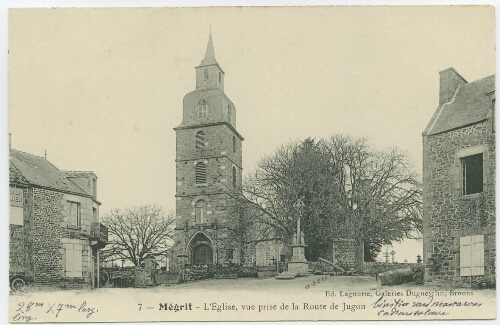 Mégrit - L'Eglise, vue prise de la Route de Jugon