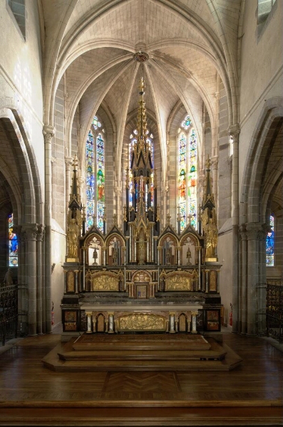 Retable de l'autel principal de l'église Notre-Dame