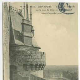 COMBOURG - Le chemin de ronde sur la tour du Chat ou Châteaubriand venait s'accouder pour rêver.