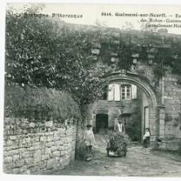 Guémené-sur-scorff. - Entrée sud de l'ancien Château féodal des Rohan - Guémené (XVḞ Siècle).