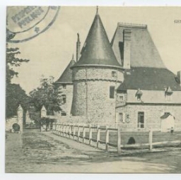 GENNES (Ille-et-Vilaine) - Le Château.