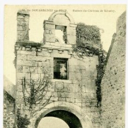 De DOUARNENEZ au JUCH Ruines du Château de Kératry.