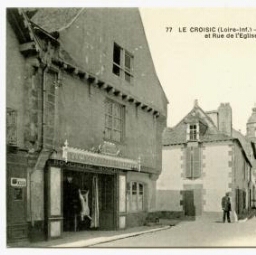 LE CROISIC (Loire-Inf.) - Place St-Yves et Rue de l'Eglise