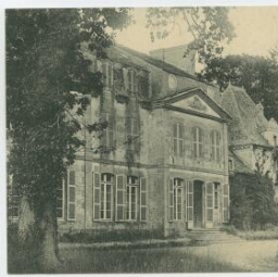 TREFUMEL (C.-du-N.) Château de la Rivière à M. le Vicomte de la Bintinaye