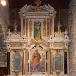 Retable dédié à la Vierge de l'église Saint-Pierre