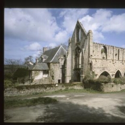 Paimpol Kérity. - Abbaye de Beauport : église abbatiale, ensemble.