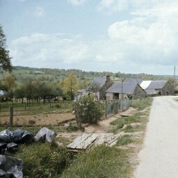 Saint-M'Hervé. - Le Beuchet : maisons, paysage, village.