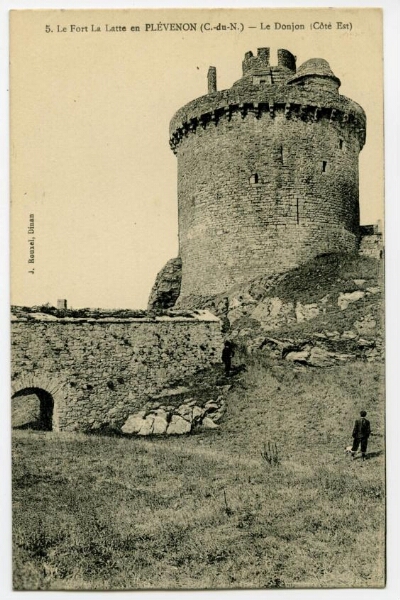 Le Fort La Latte en PLEVENON (C.-du-N.) - Le Donjon (Côté Est)