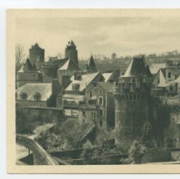 FOUGERES (Ille-et-Vilaine) - Château (XIIe et XVe siècles) - Remparts de la Ville (XIVe siècle).