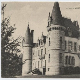 AUGAN. - Château du Bois du Loup, vue de profil